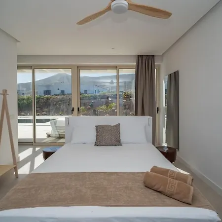 Villa By Aura Collection *
